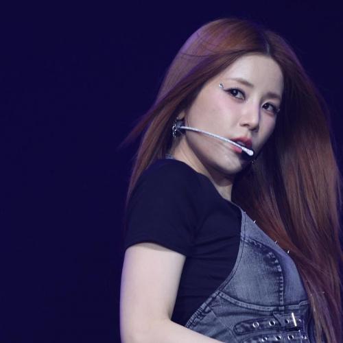 [4K] 250220 에이핑크 Apink 박초롱 CHORONG - Gimme more FANCAM PINK NEW YEAR in Singapore