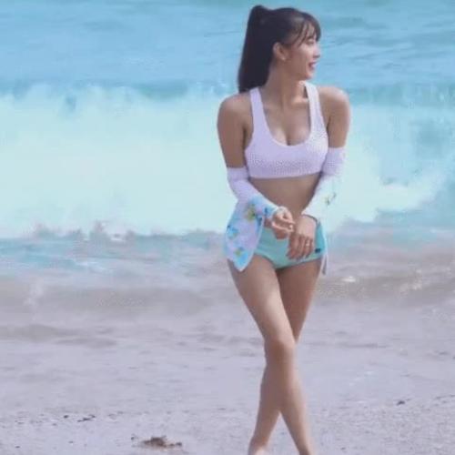 치어리더 안지현 바닷가 수영복 무보정 몸매