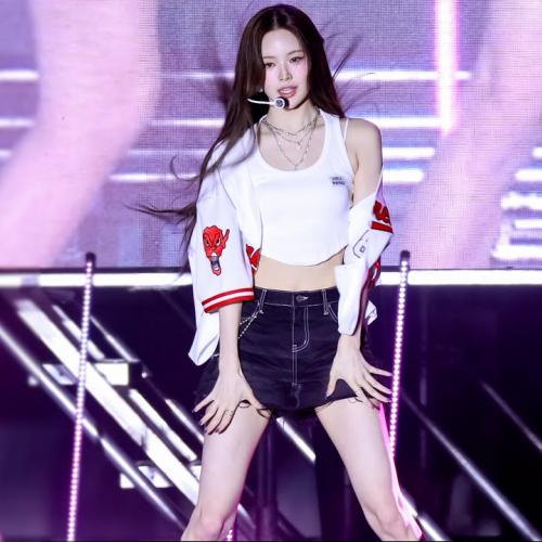 izna(이즈나) 방지민 房智珉 | BANG JEEMIN [4K 직캠] 2025 원광대학교 축제 Full Ver. (SIGN + IZNA + IWALY + TIMEBOMB)